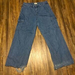 Universal Thread Baggy Jeans Women's 12 Cargo High Rise Loose Fit Wide Leg Denim